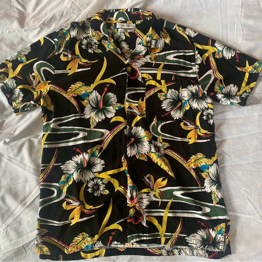 Urban Outfitters Black and Yellow Casual Button Down Shirt